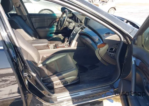 2011 Acura Rl 3.7 z USA, uszkodzony, nr VIN JH4KB2F67BC000328